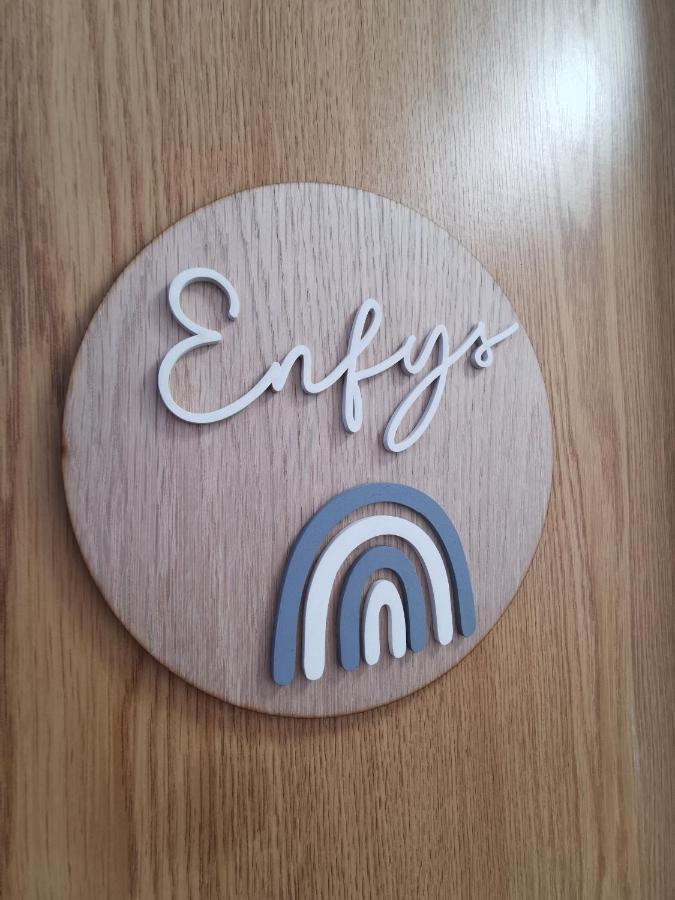Eldon Row - Stylish Character Apartments - Central Location 1 & 2 Bed Available Dolgellau Luaran gambar
