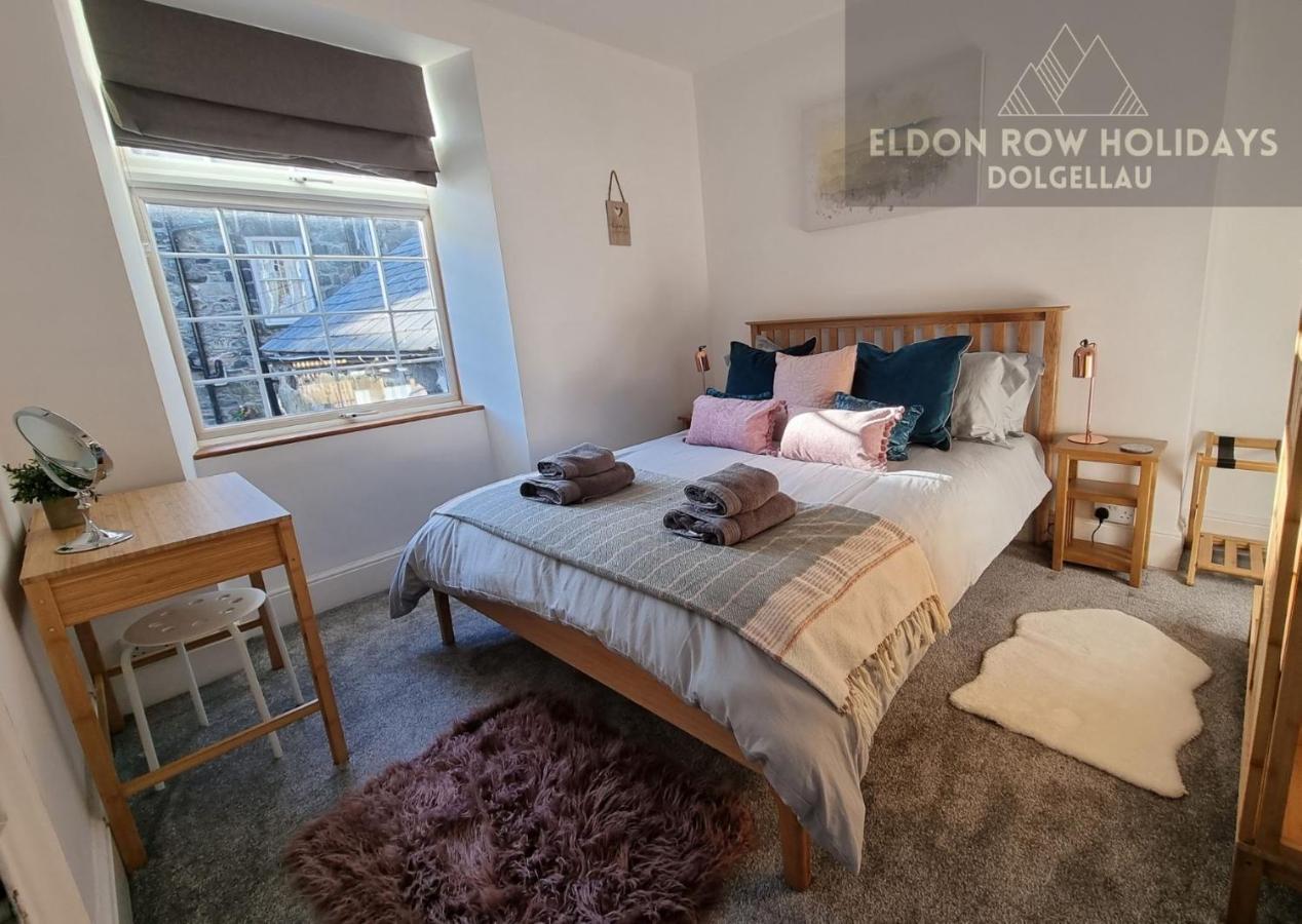 Eldon Row - Stylish Character Apartments - Central Location 1 & 2 Bed Available Dolgellau Luaran gambar