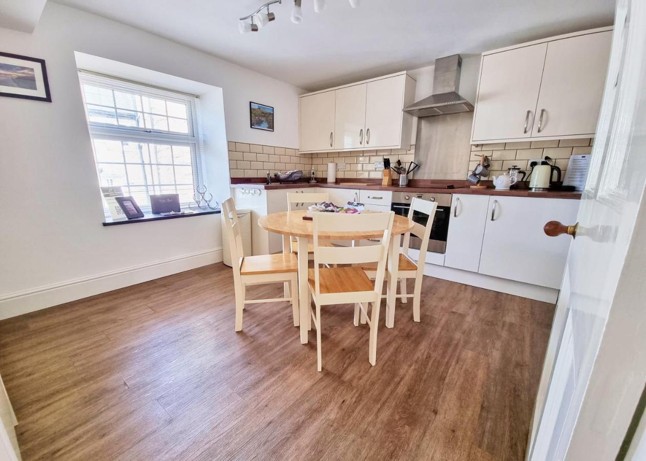 Eldon Row - Stylish Character Apartments - Central Location 1 & 2 Bed Available Dolgellau Luaran gambar