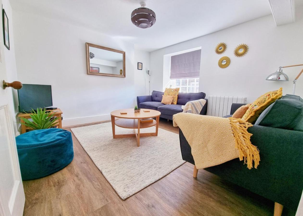Eldon Row - Stylish Character Apartments - Central Location 1 & 2 Bed Available Dolgellau Luaran gambar