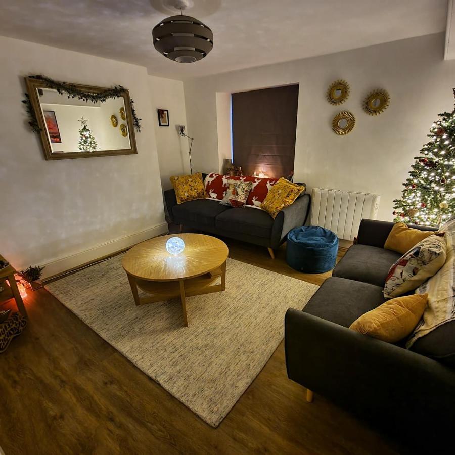 Eldon Row - Stylish Character Apartments - Central Location 1 & 2 Bed Available Dolgellau Luaran gambar
